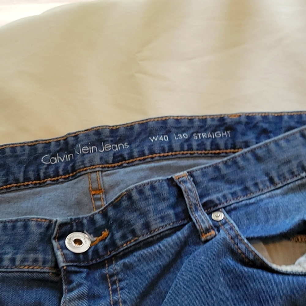 Calvin kline  40 x 30